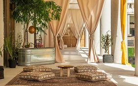 Wom Beach Pod Hotel -By Wom Pod Chain